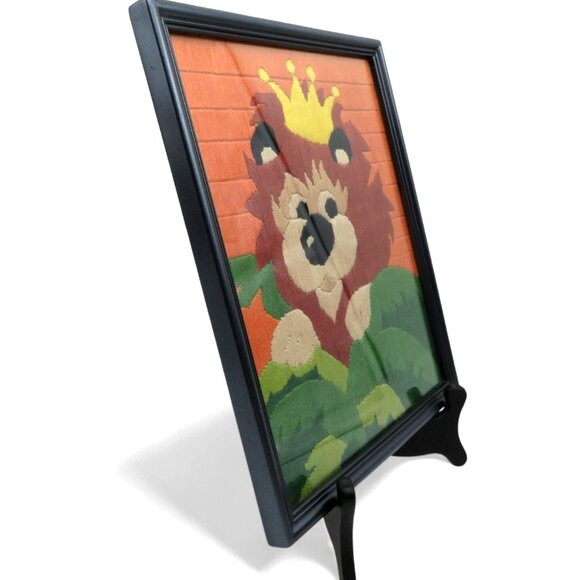 LION King NEEDLEPOINT Framed in Black Wood Frame 10.7 x 9.5" Vintage - Picture 4 of 10